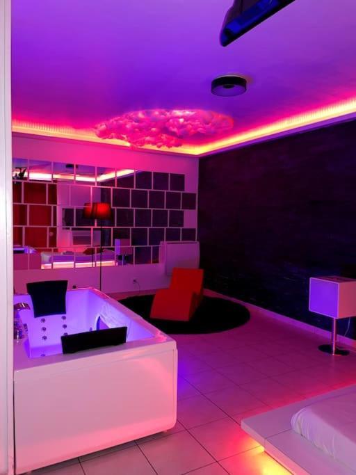 Apartmán Jeu De Regards - Jacuzzi/Balneo Courcouronnes Exteriér fotografie